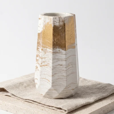 Vase facetté aurum
