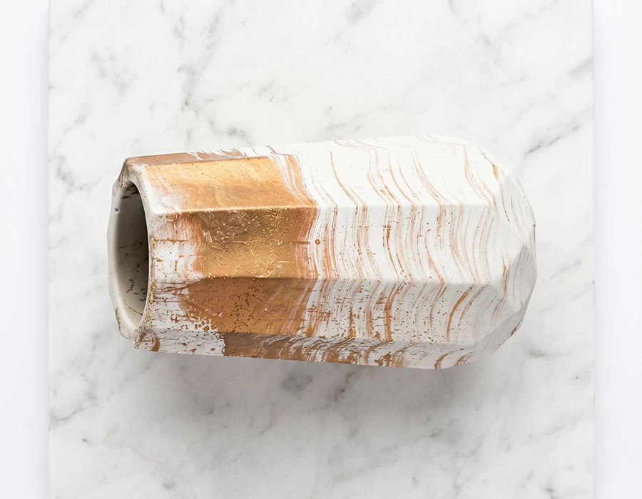 Vase facetté aurum