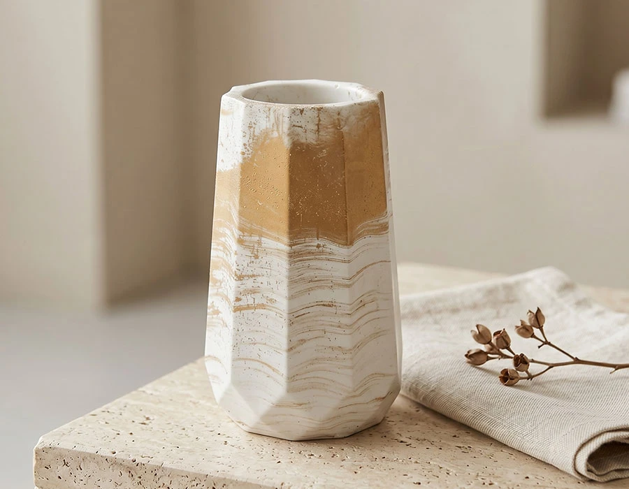 Vase facetté aurum